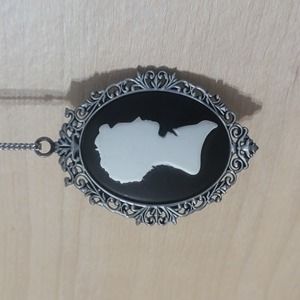 Necklace Charm | Miss Peregrine Cameo | Resin on Metal